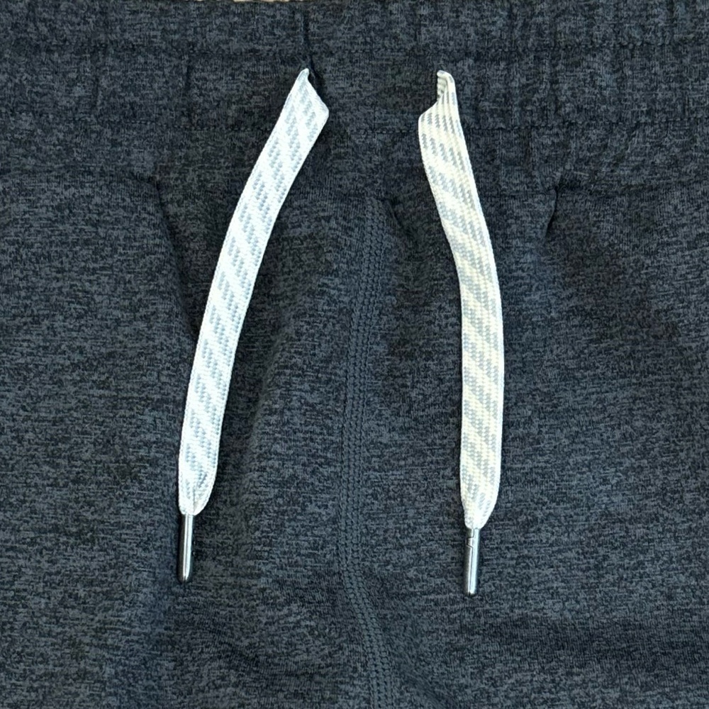 Vuori Women's Performance Joggers In Charcoal Heather Size XS - Picture 4 of 7